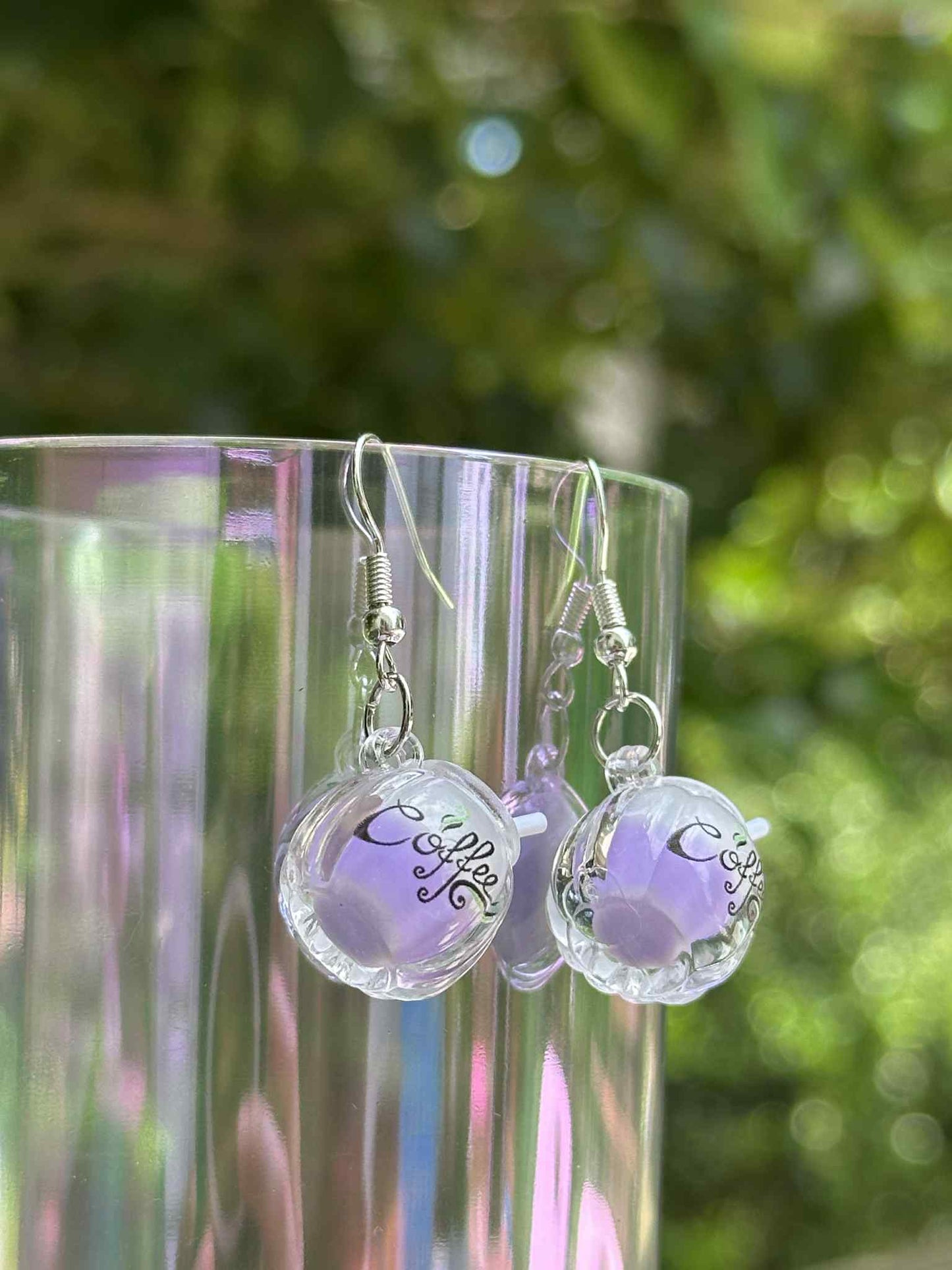 Mini coffee cup dangle earrings – café-inspired resin jewelry for boutiques and coffee-themed gifts.