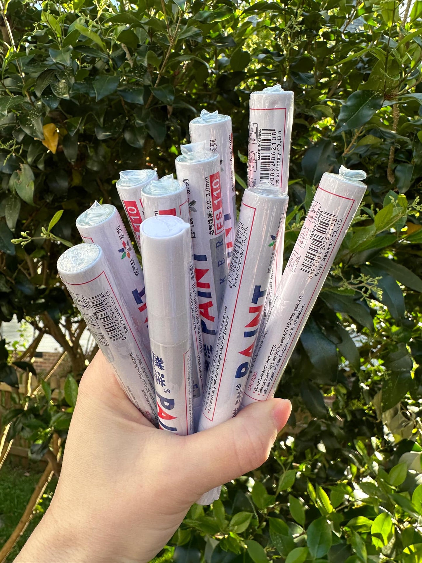 white paint marker pen set waterproof permanent for tires canvas wood