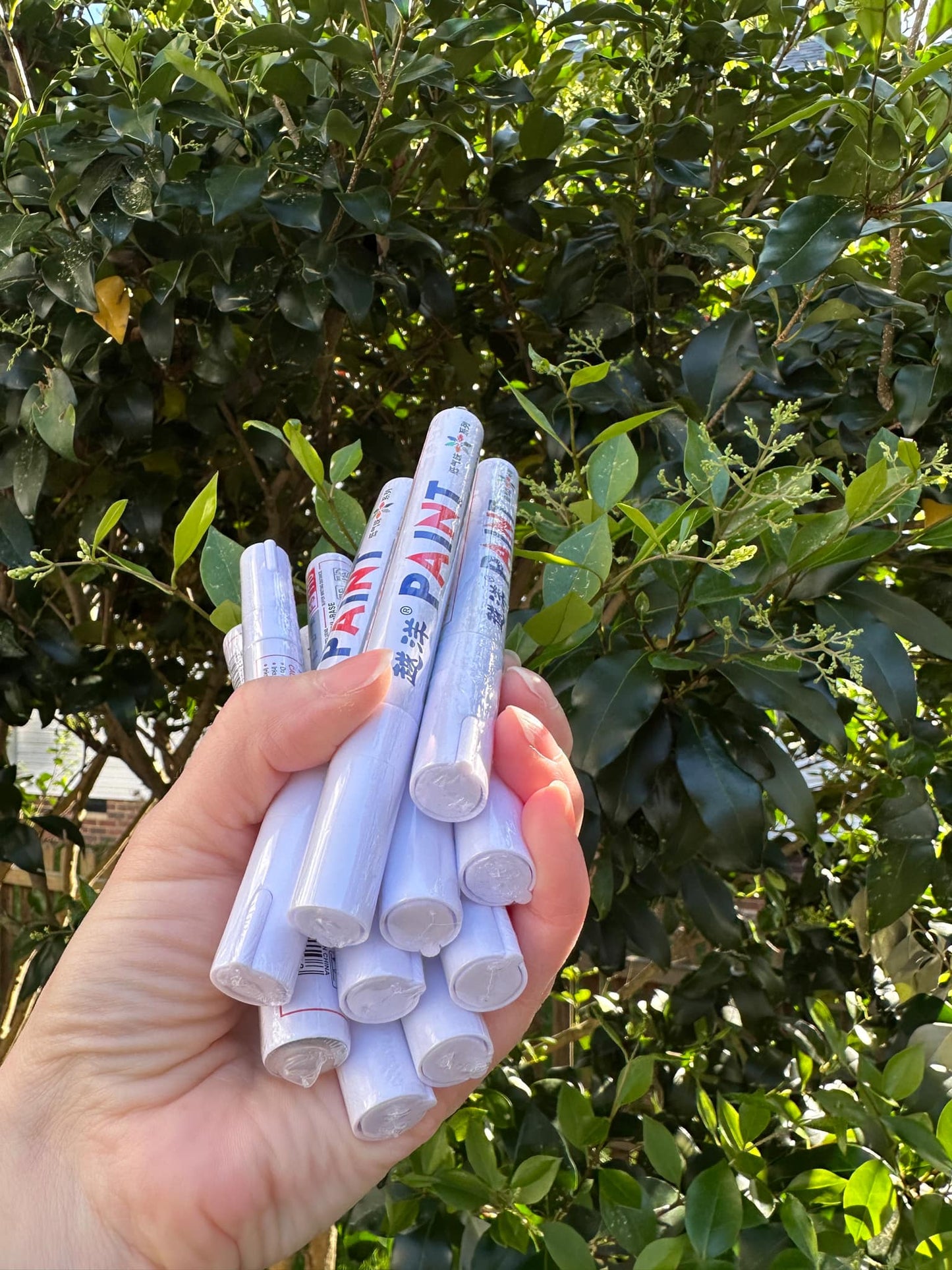 white paint marker pen set waterproof permanent for tires canvas wood